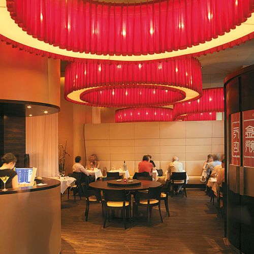 Red Curtain, Design: Atelier Heiss/Egger Licht, Foto: Peter Burgstaller